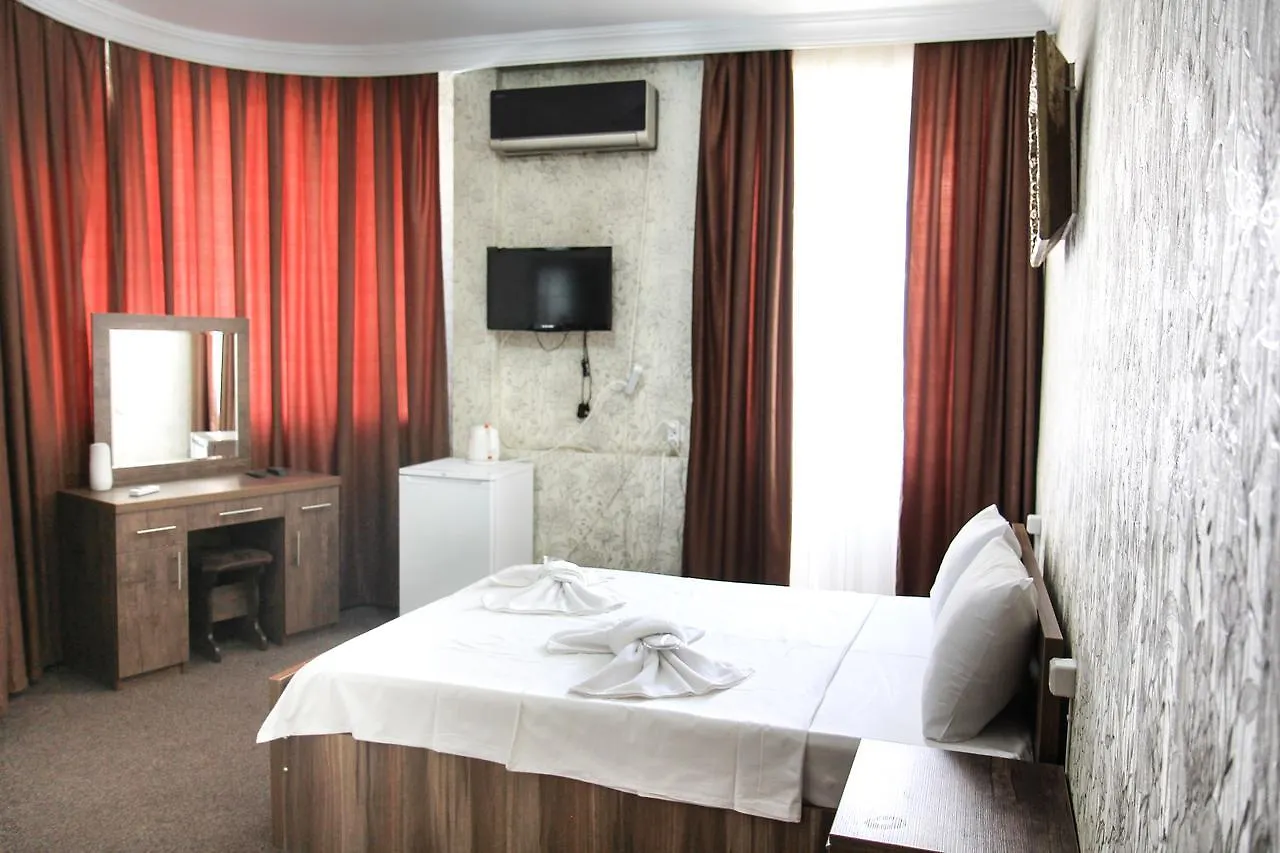 *** Otel New Palace Shardeni Tiflis Gürcistan