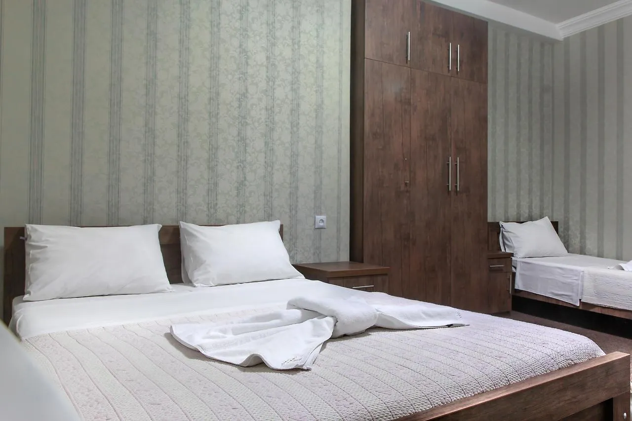 New Palace Shardeni Tiflis Otel