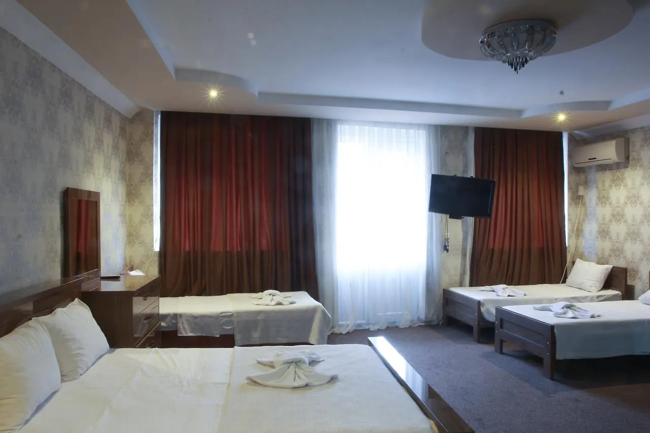 *** Otel New Palace Shardeni Tiflis Gürcistan