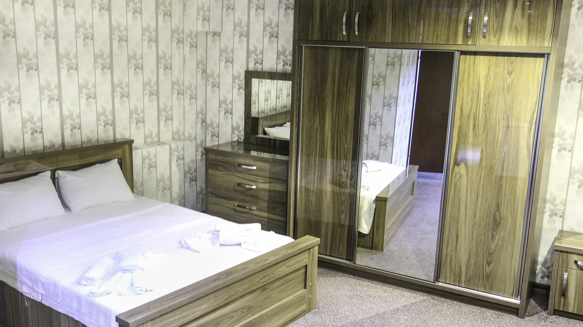 *** Otel New Palace Shardeni Tiflis Gürcistan