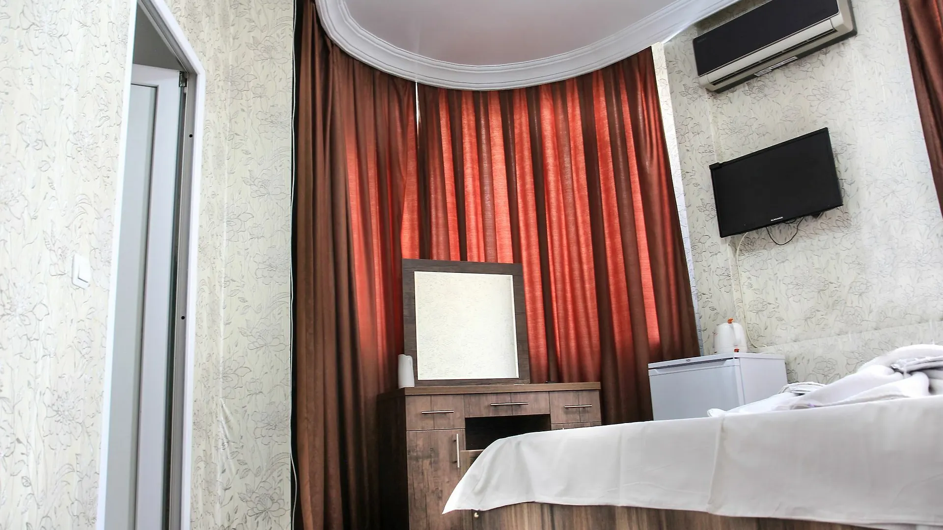 New Palace Shardeni Tiflis Otel